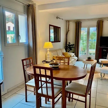 Apartamento F2 Ensoleille Avec Terrasse Et Parking, Proche Des Thermes Et Centre-ville - Fr-1-703-178
