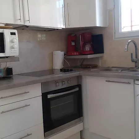 Apartamento F2 Ensoleille Avec Terrasse Et Parking, Proche Des Thermes Et Centre-ville - Fr-1-703-178 Amélie-les-Bains-Palalda