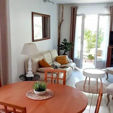 F2 Ensoleille Avec Terrasse Et Parking, Proche Des Thermes Et Centre-ville - Fr-1-703-178 Apartamento