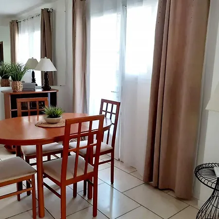 Apartamento F2 Ensoleille Avec Terrasse Et Parking, Proche Des Thermes Et Centre-ville - Fr-1-703-178